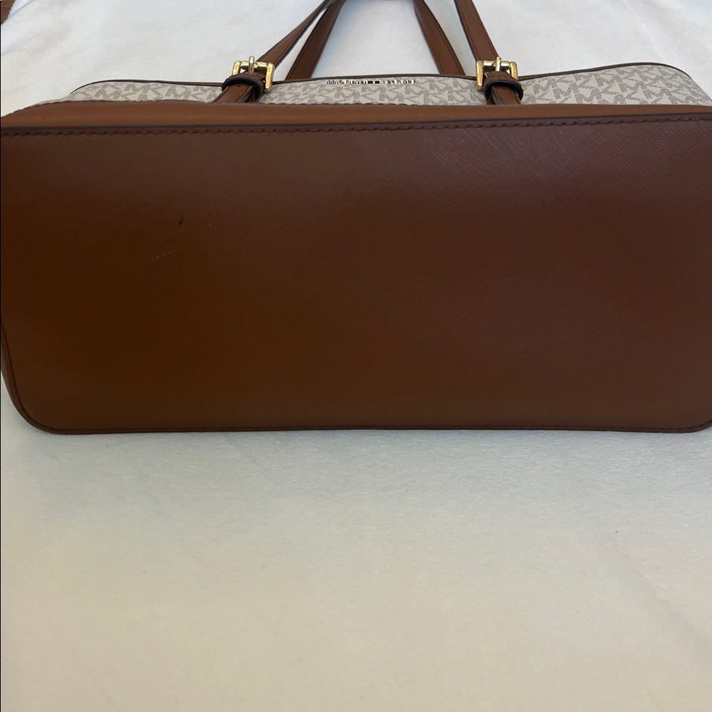 Michael Kors signature Jet set Tote - Picture 4 of 13